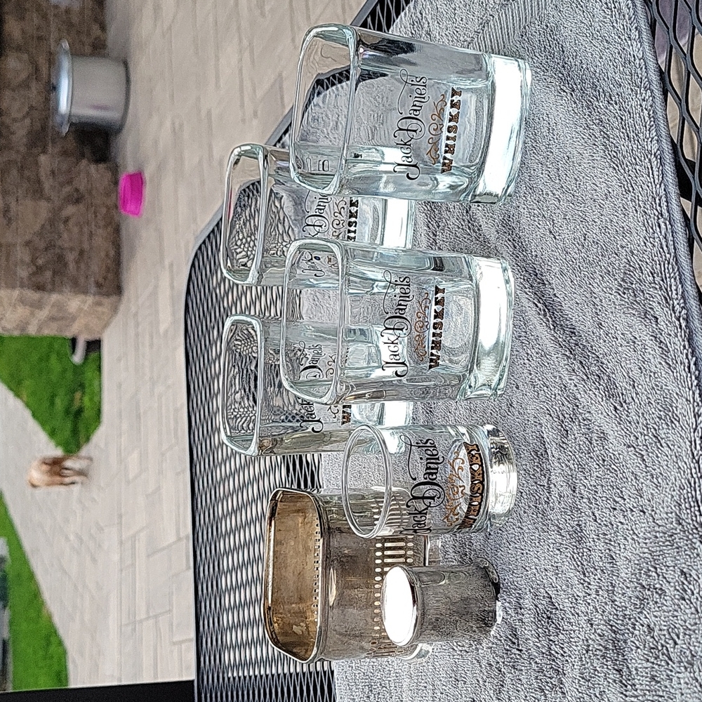 Jack Daniel's Whiskey Glasses & Bottle Holder!!!